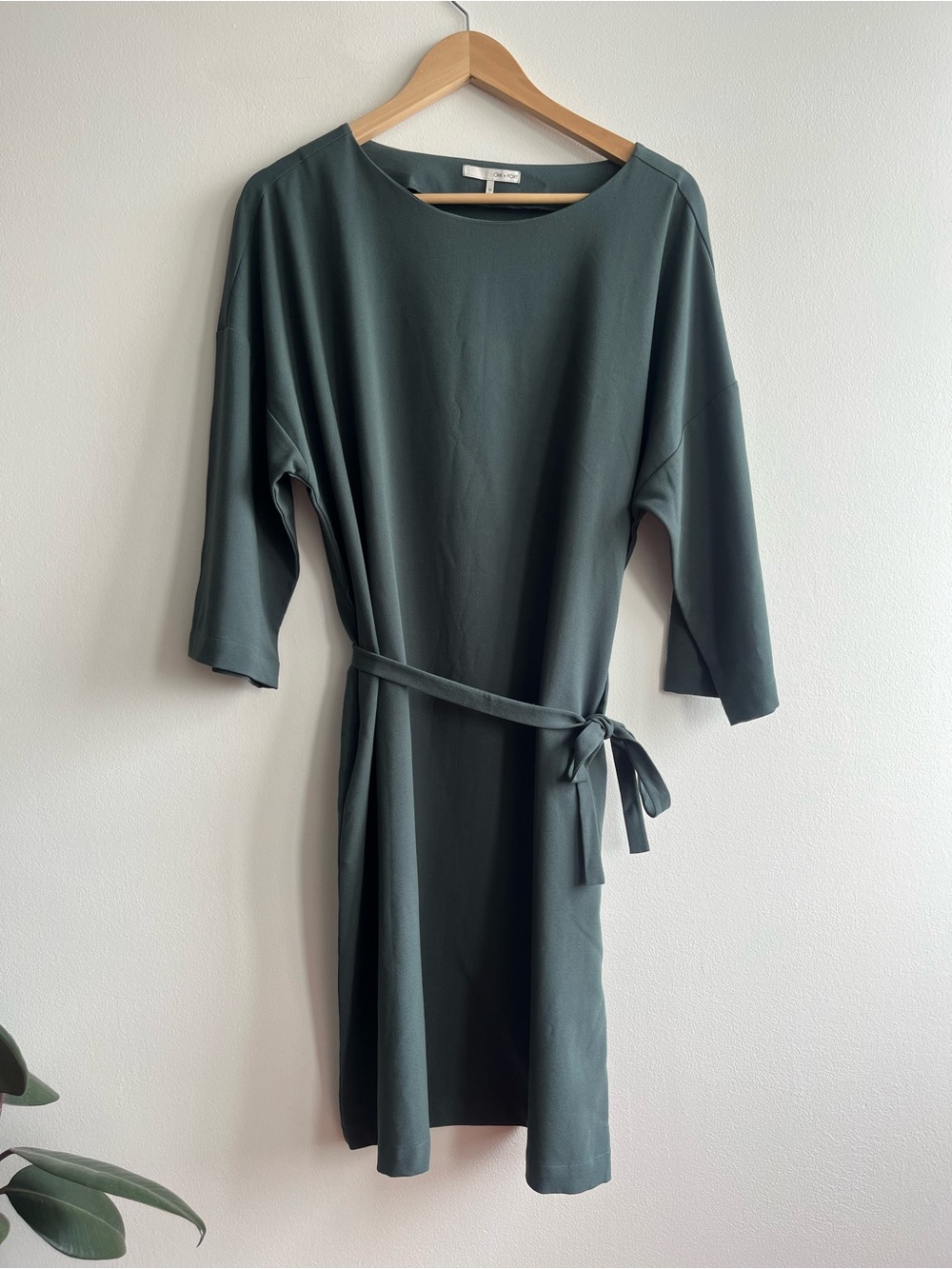 Oak + Fort Dark Sage Tie Waist Dress | Minimalist Quiet Luxury Midi Dress Sz M
